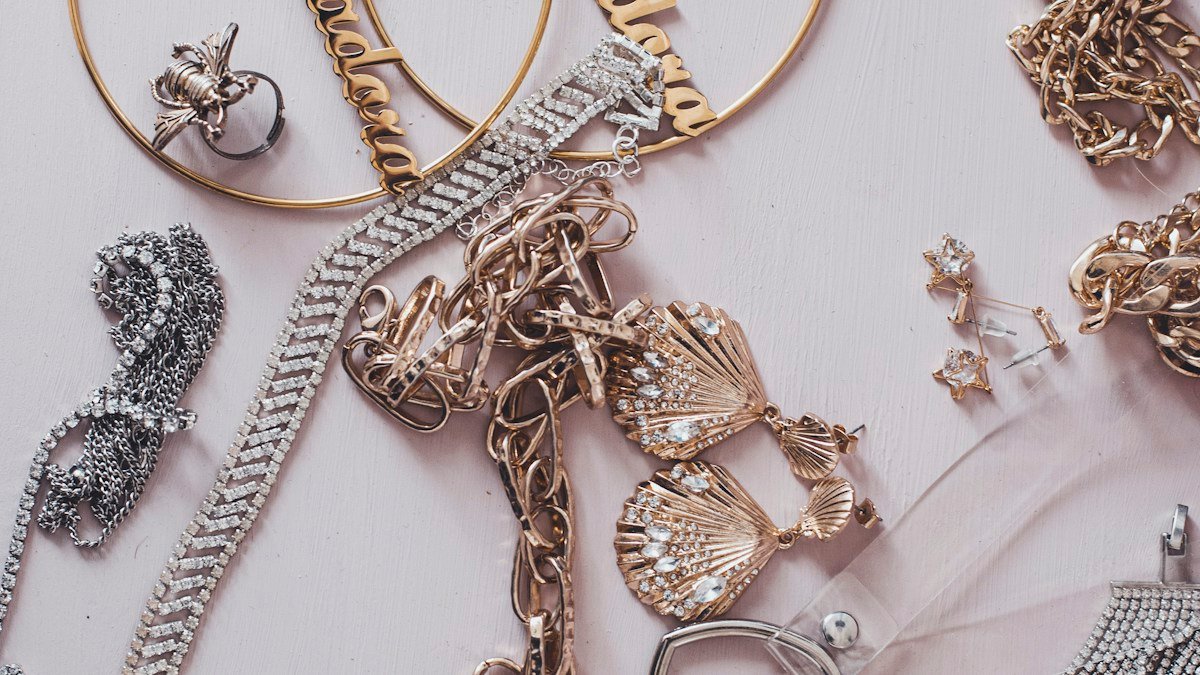 Fine Jewelry Collateral Loans: The Institutional Borrowing Guide